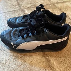 Womens Puma Tennis Shoes